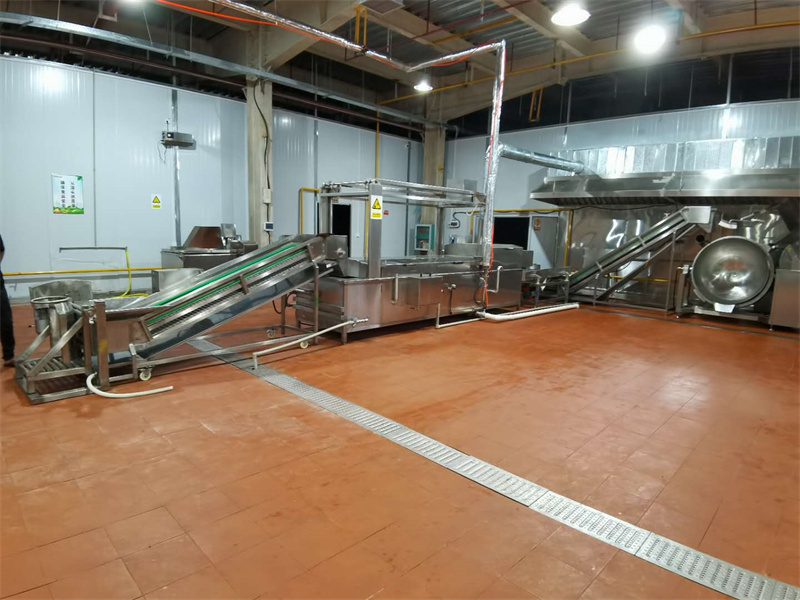 螺螄粉料包酸筍、酸豆角、木耳絲漂燙流水線