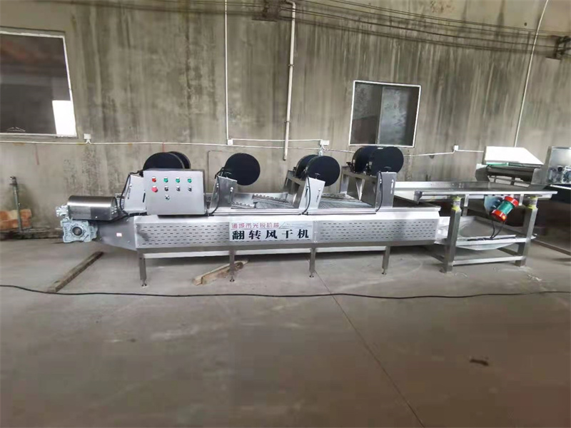 風(fēng)干流水線上的風(fēng)干機