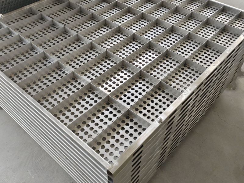 殺 菌鍋?zhàn)詣?dòng)化流水線不銹鋼擺盤(pán)