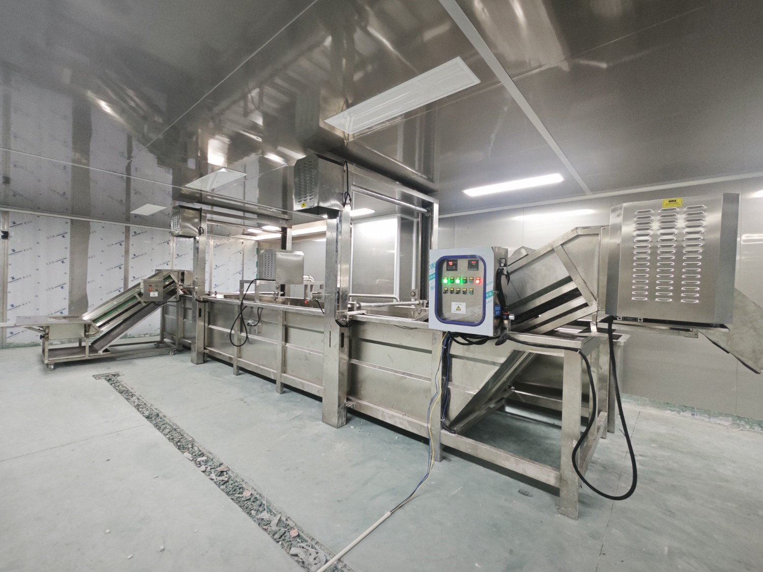 客戶(hù)定制提升機(jī)解凍機(jī)安裝完成