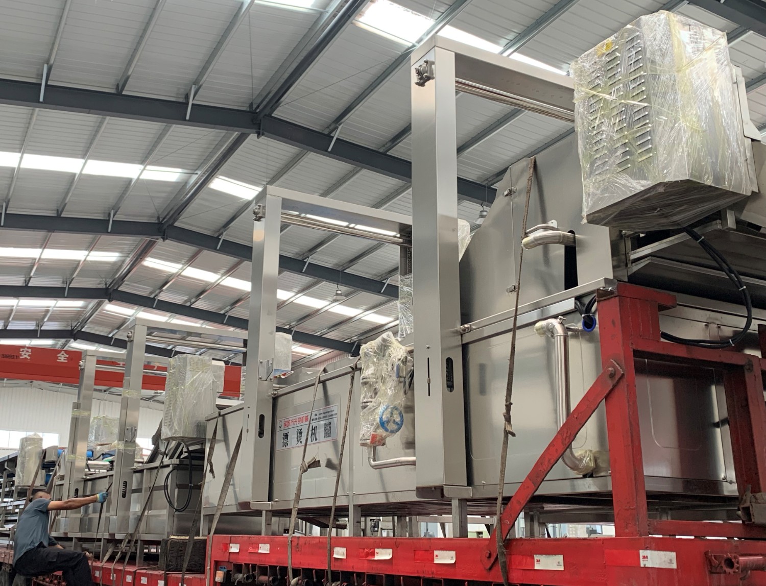 魚(yú)皮漂燙處理流水線(xiàn)發(fā)貨：告別手工漂燙的低效與污染